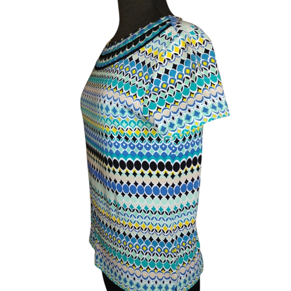 Chic Geometric Patterned Top - image 4